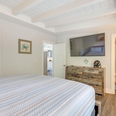 Modern Oak Island Escape 1 Mile To Long Beach! Exteriör bild