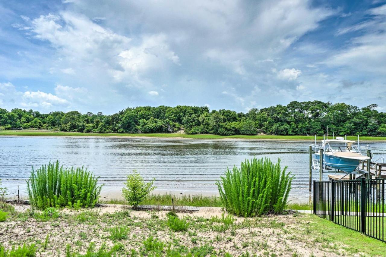 Modern Oak Island Escape 1 Mile To Long Beach! Exteriör bild