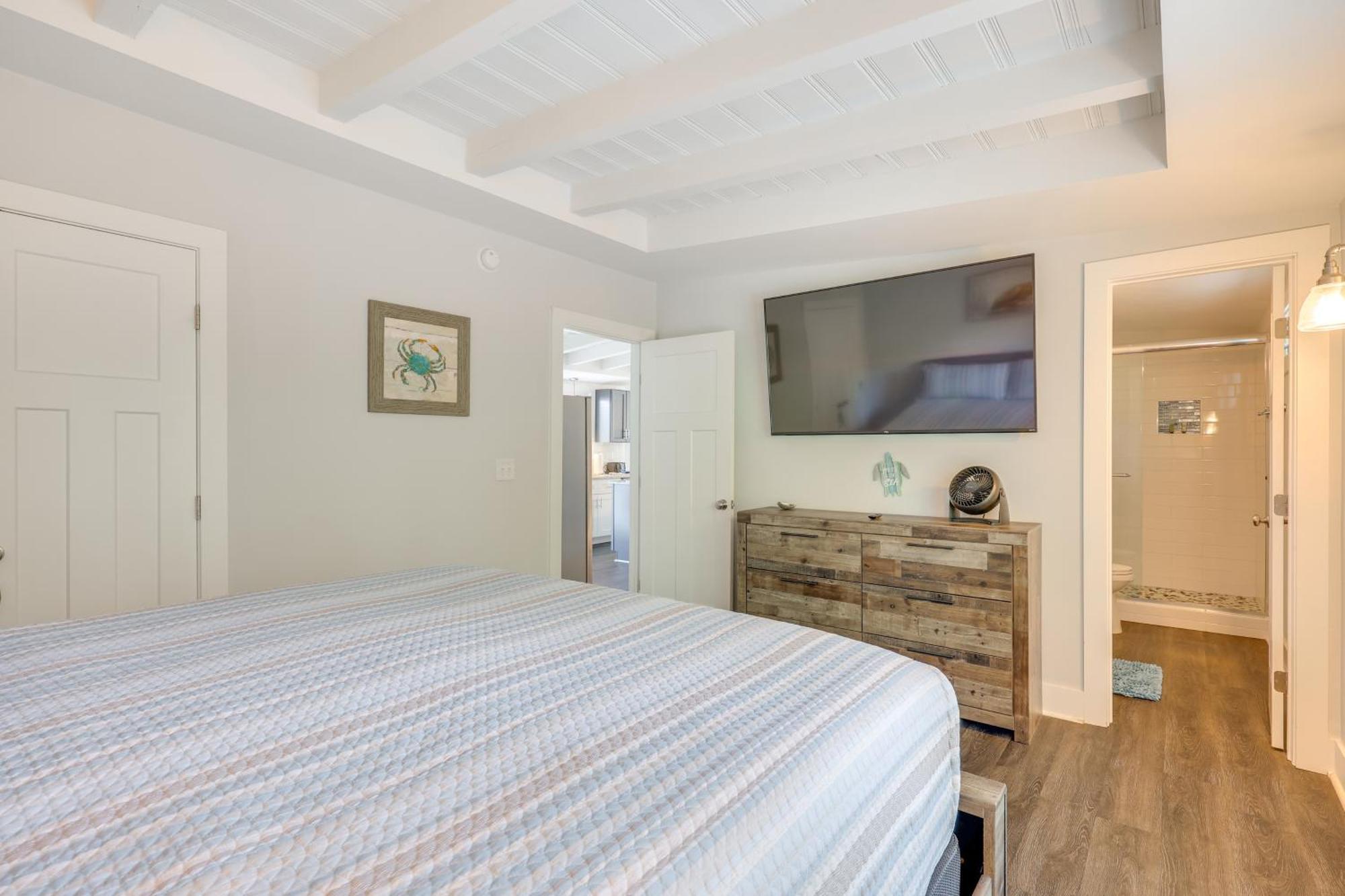 Modern Oak Island Escape 1 Mile To Long Beach! Exteriör bild