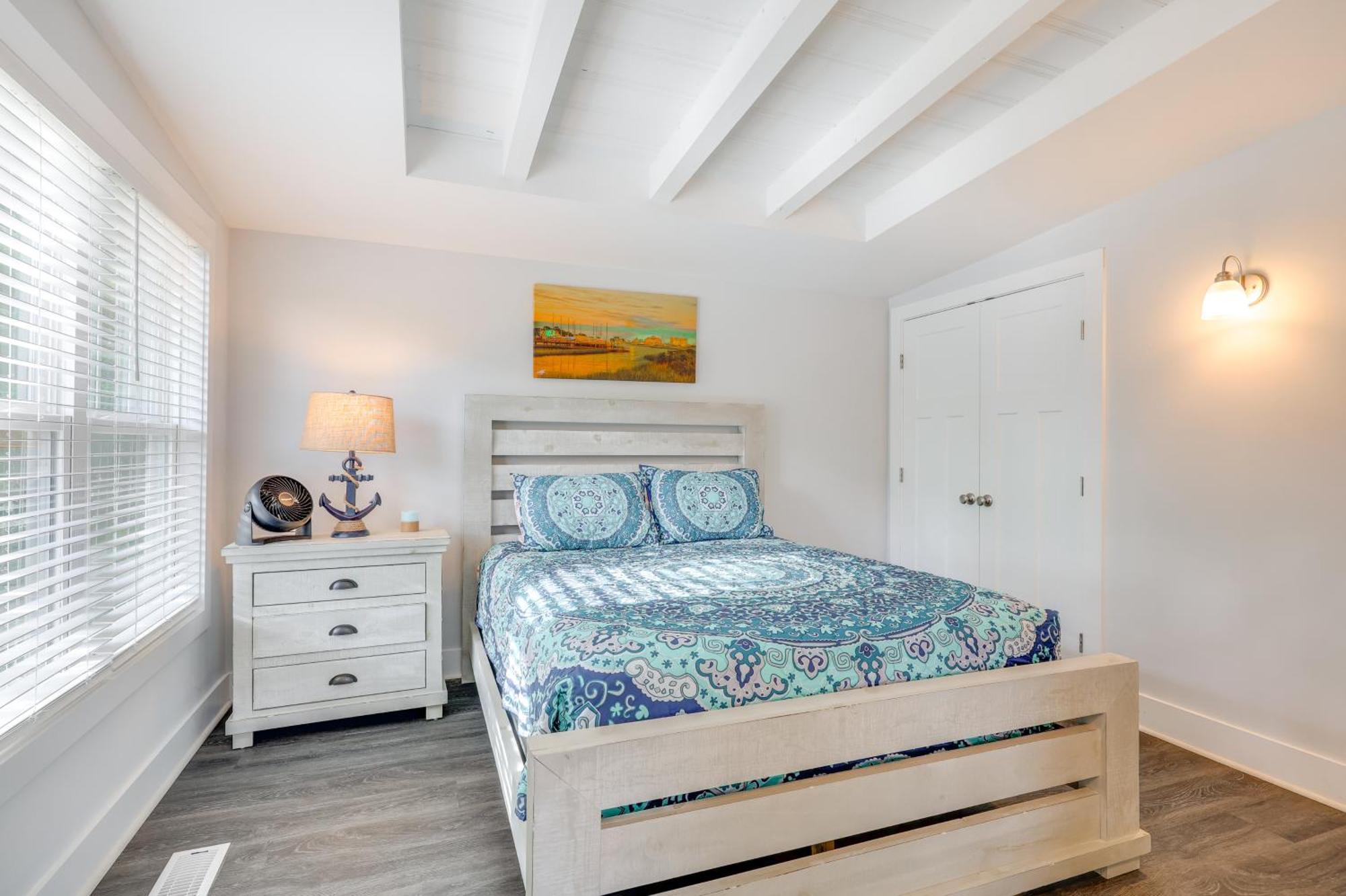 Modern Oak Island Escape 1 Mile To Long Beach! Exteriör bild