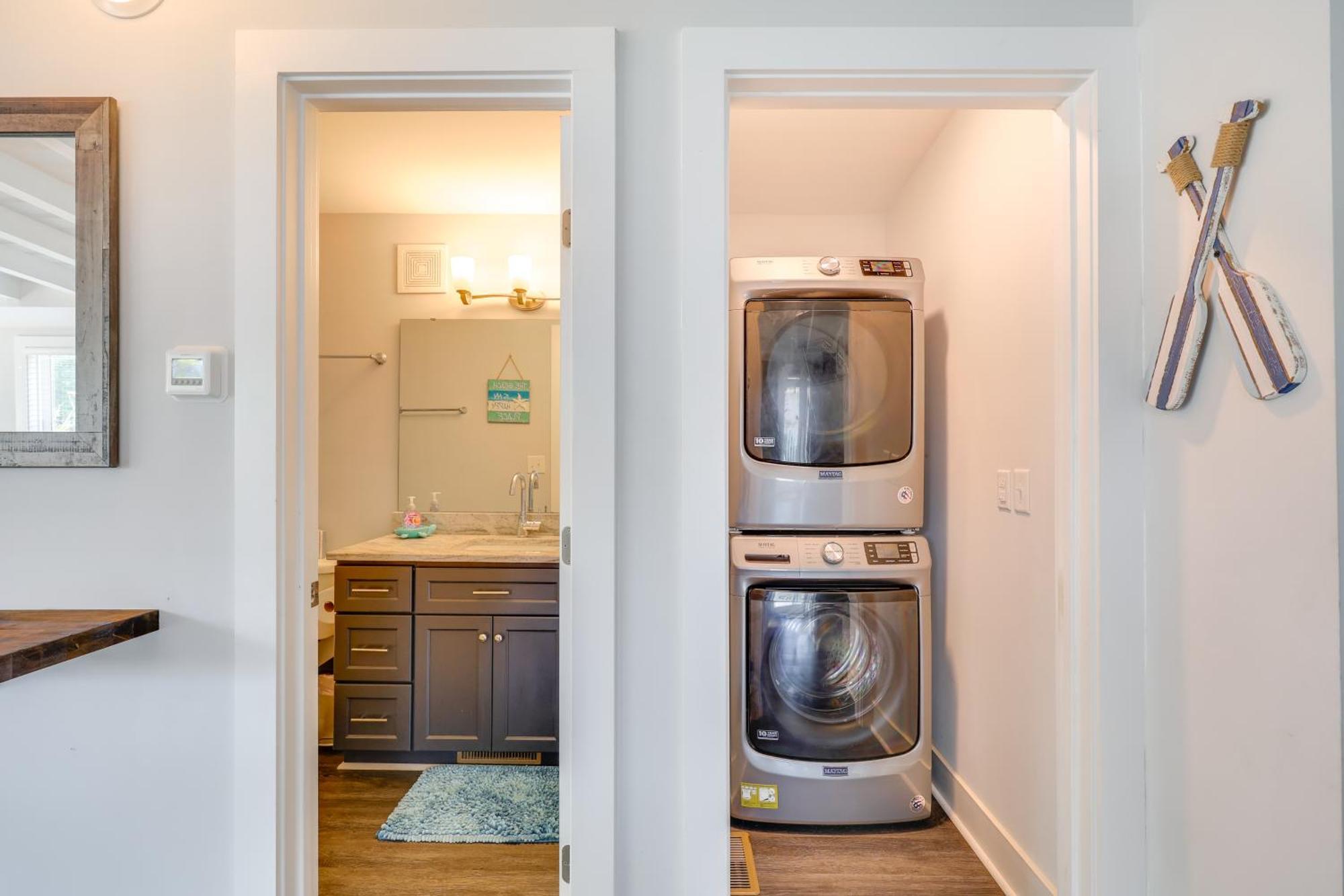 Modern Oak Island Escape 1 Mile To Long Beach! Exteriör bild