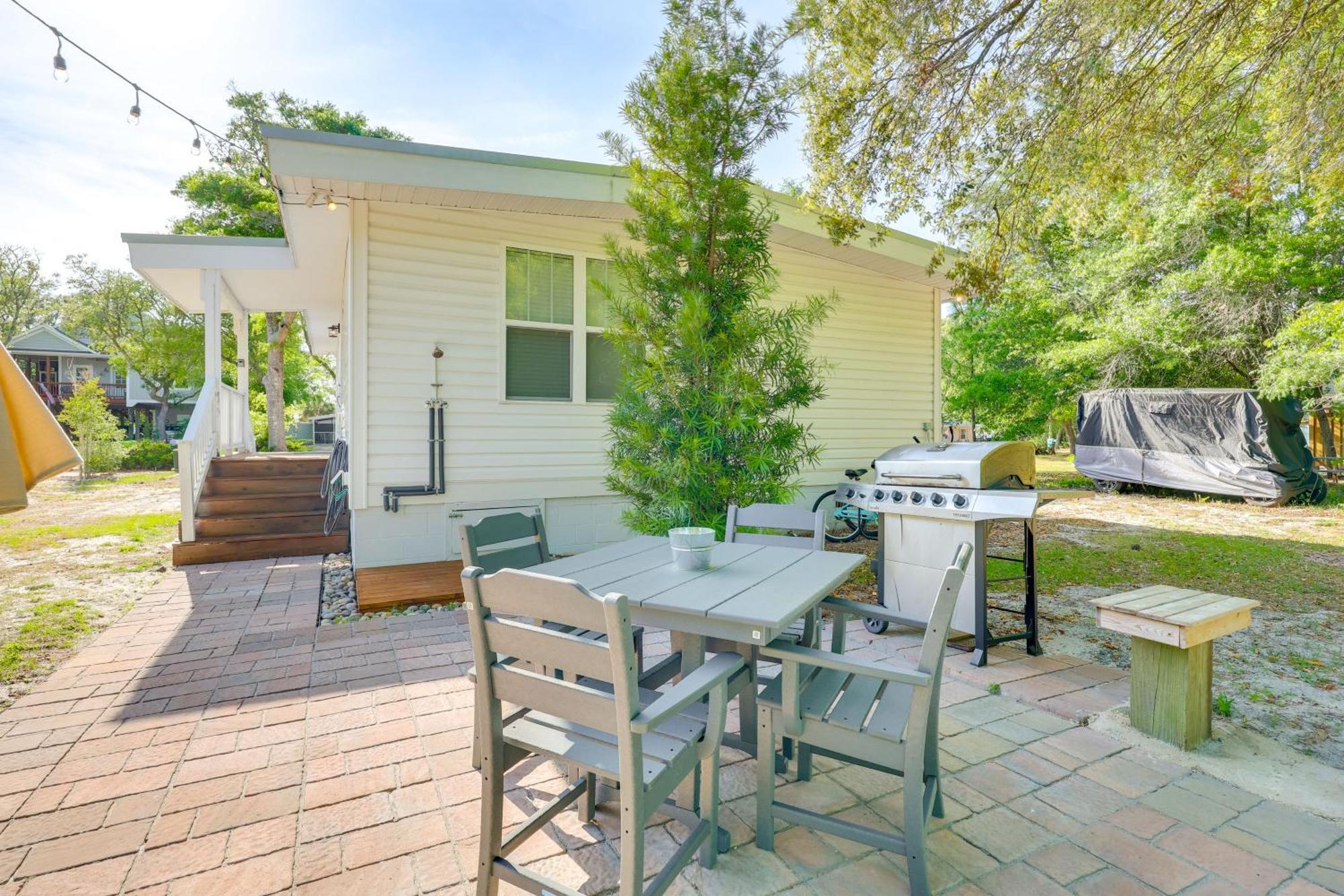 Modern Oak Island Escape 1 Mile To Long Beach! Exteriör bild