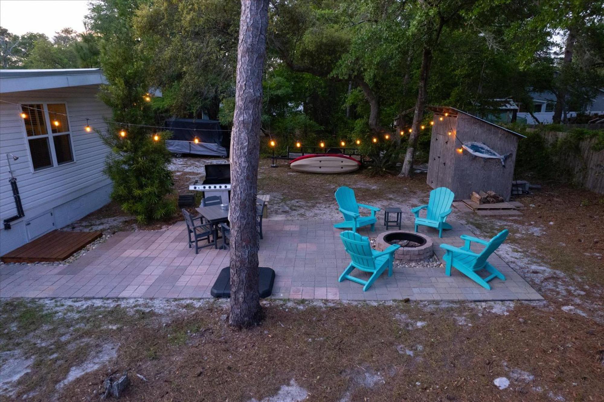 Modern Oak Island Escape 1 Mile To Long Beach! Exteriör bild