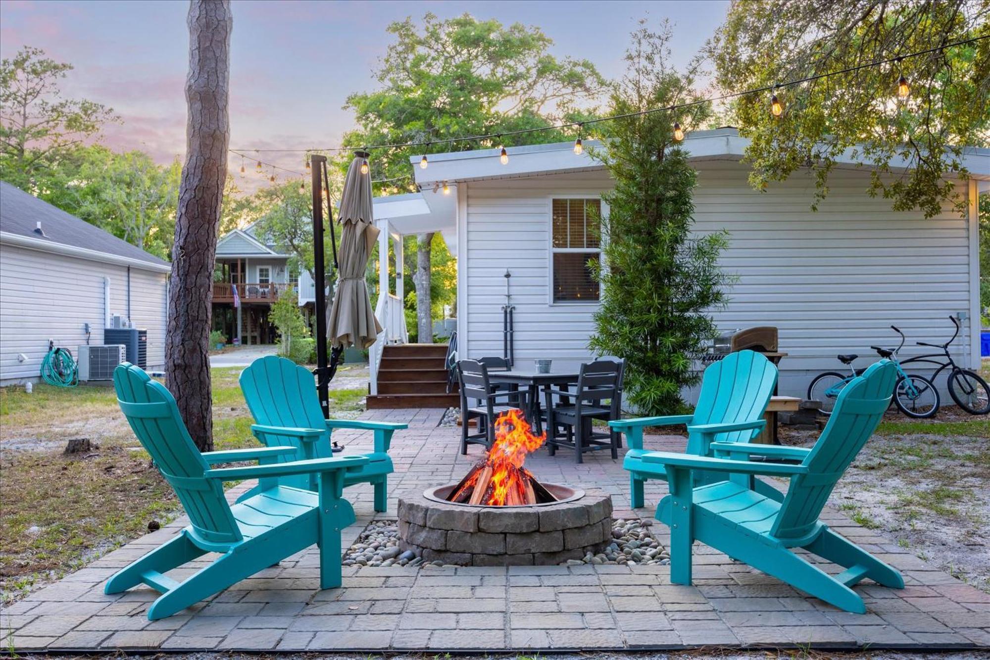 Modern Oak Island Escape 1 Mile To Long Beach! Exteriör bild