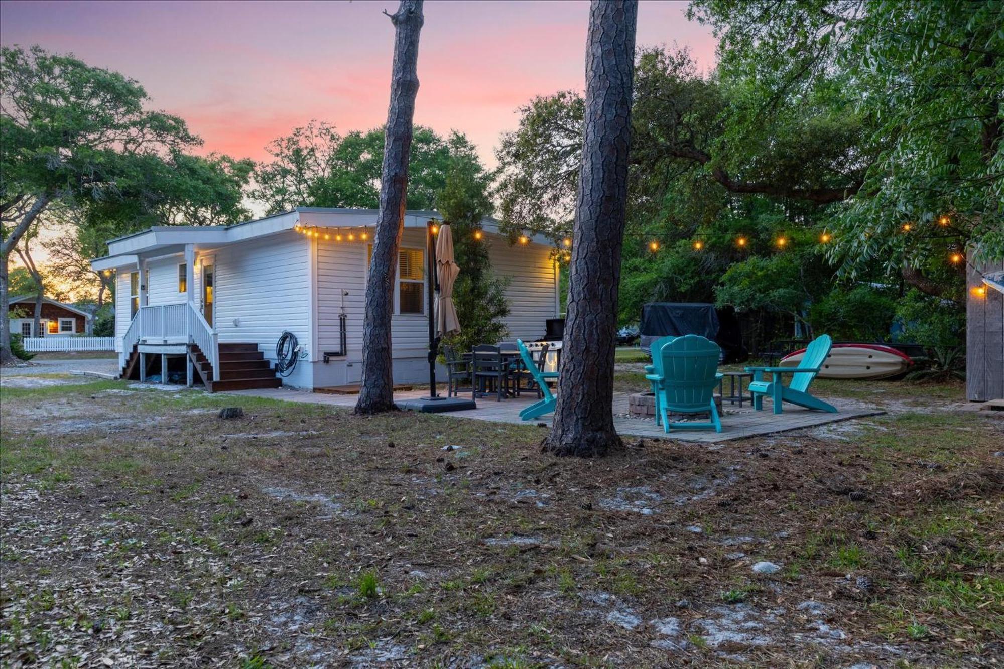 Modern Oak Island Escape 1 Mile To Long Beach! Exteriör bild